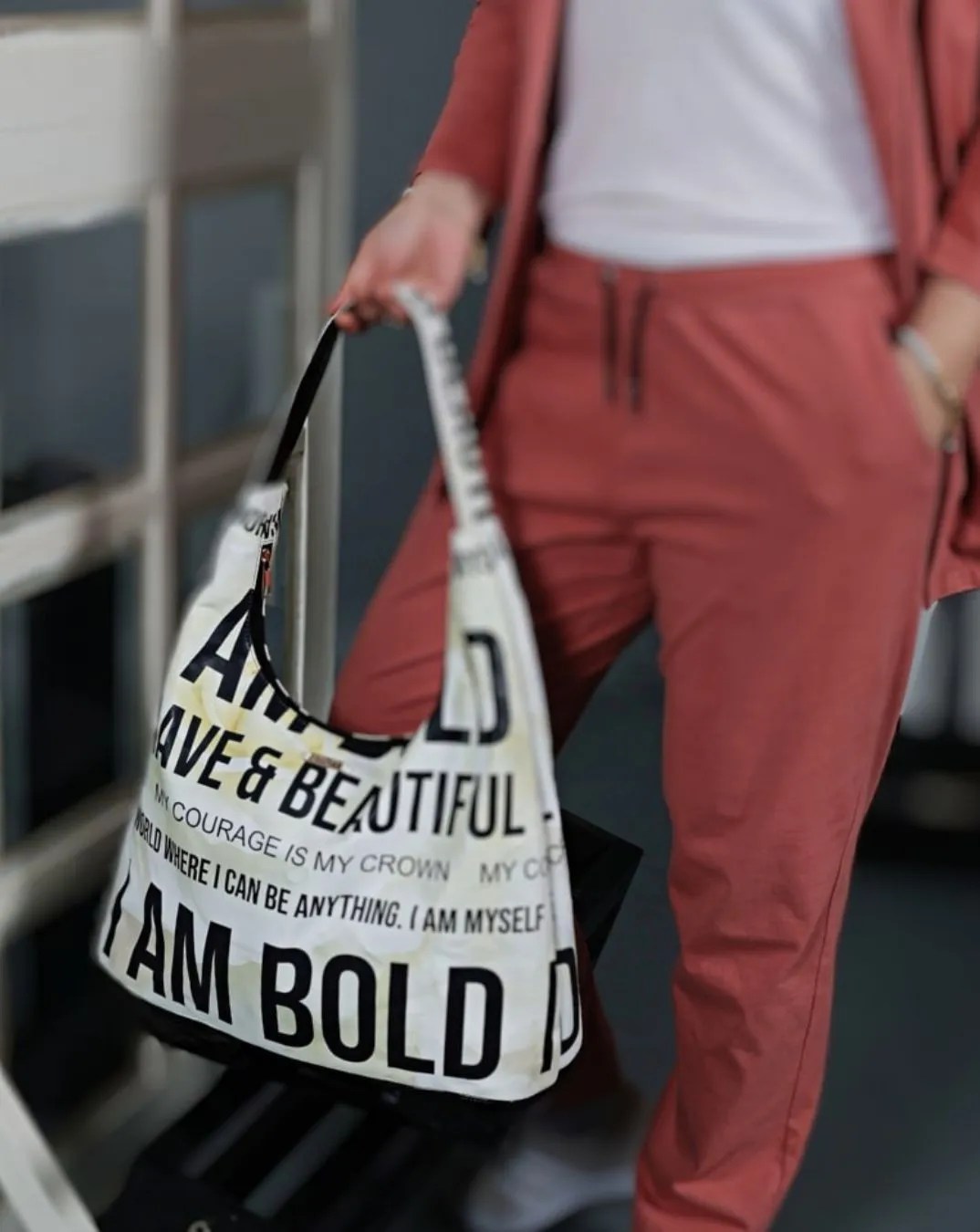 THE BOLD & BEAUTIFUL HOBO - TOTE BAG FOR WOMEN